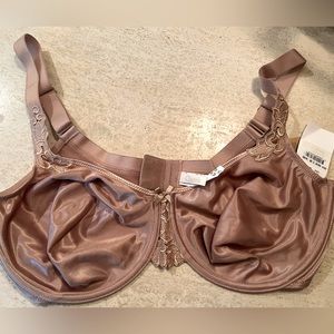 Chantelle nude bra